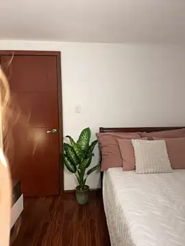 Suki 3 online show from April 2026 10:56:02 PM