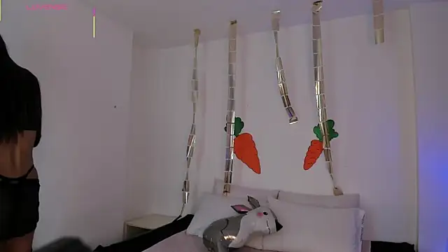 Eve-01 online show from April 2026 07:44:01 PM