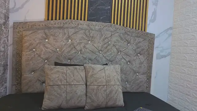 LyraenBlue online show from June 2026 02:38:01 PM