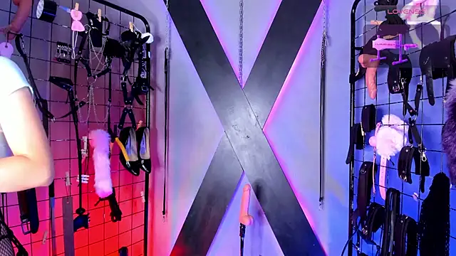 Cinthia Iris BDSM online show from March 2026 03:11:01 AM