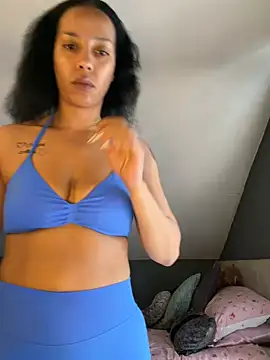 Snapshot of Saskia_xx chatting on May 2026 10:20:02 AM Saskia xx online show from May 2026 10:20:02 AM