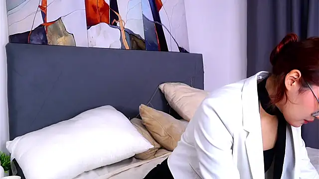 NelleMihalko online show from July 2026 01:25:01 PM