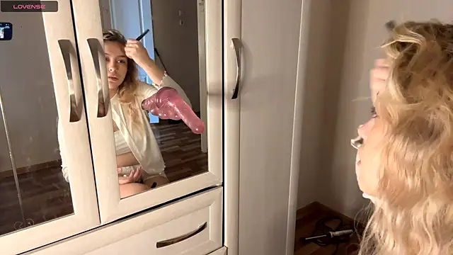 WonderedFlair online show from April 2026 07:58:02 AM