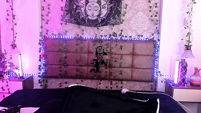 Vickmoon online show from April 2026 09:56:01 PM