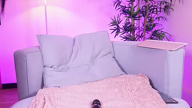 Zooe8 online show from April 2026 01:19:01 PM