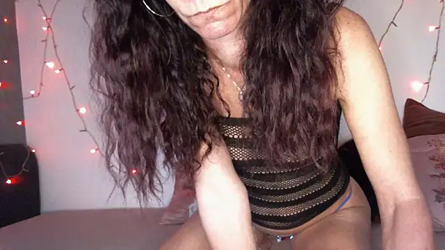 Snapshot of angeleclara@xh chatting on April 2026 07:38:02 PM angeleclaraxh online show from April 2026 07:38:02 PM
