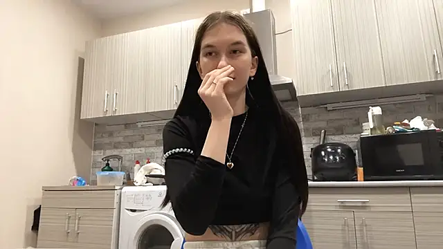 LaraDraggoo online show from March 2026 07:02:02 PM