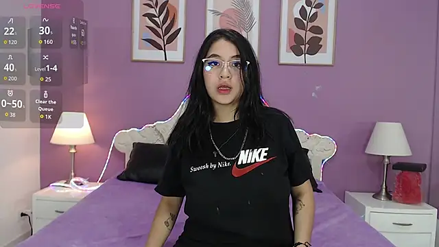 YayaQueen online show from June 2026 12:03:02 PM