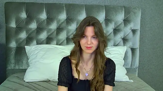 Snapshot of AmaliaLima chatting on June 2026 04:24:02 AM AmaliaLima online show from June 2026 04:24:02 AM