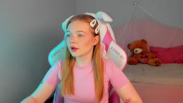 ElinaVale online show from April 2026 05:25:01 PM