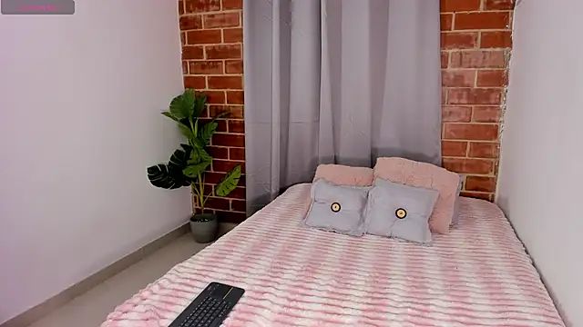 ashley hills  online show from July 2026 02:14:01 AM