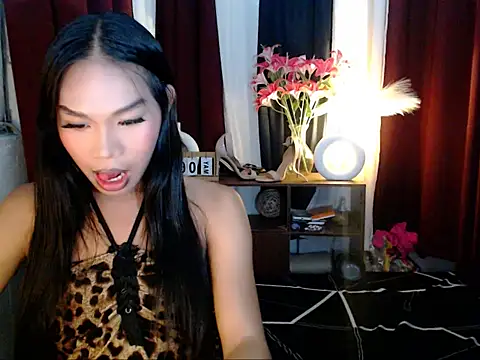 SweetyScarlet online show from May 2026 04:45:02 PM