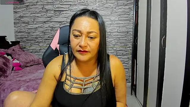 Snapshot of Milf_Julianna chatting on May 2026 11:22:02 PM Milf Julianna online show from May 2026 11:22:02 PM