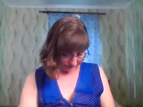 Alisaprice077 online show from May 2026 12:43:02 PM