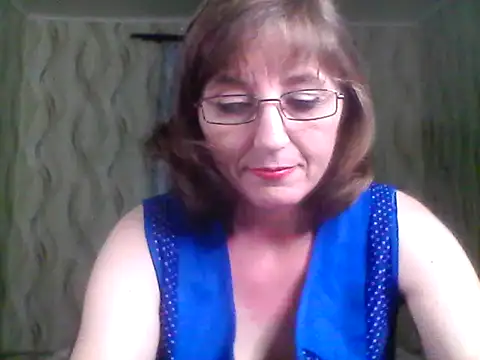 Alisaprice077 online show from May 2026 06:03:02 PM