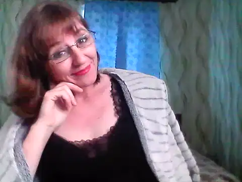 Alisaprice077 online show from May 2026 11:51:01 AM