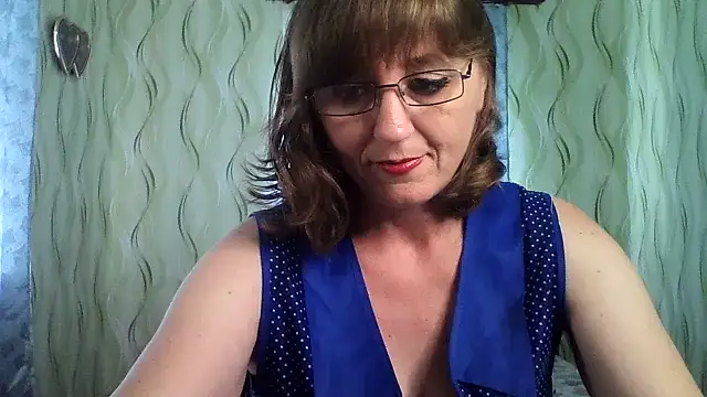 Alisaprice077 online show from June 2026 11:55:02 AM