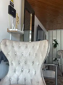 Cloe pink1 online show from April 2026 01:30:01 PM