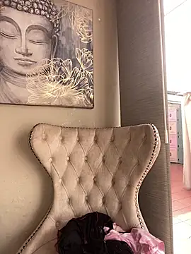 Cloe pink1 online show from April 2026 01:50:02 PM