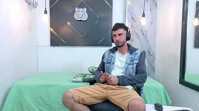 KingOfTemptation online show from June 2026 04:01:02 AM