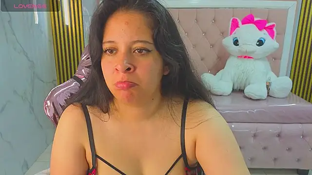 Snapshot of sara_tellez_s chatting on May 2026 03:23:01 AM sara tellez s online show from May 2026 03:23:01 AM