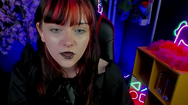EsterTwilight online show from June 2026 04:07:02 PM