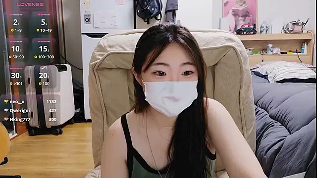 Berry Chuu online show from July 2026 07:10:02 PM