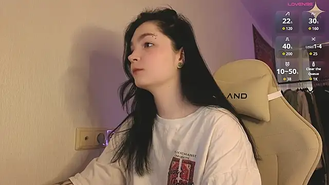 Luna Moon13 online show from April 2026 01:11:01 AM