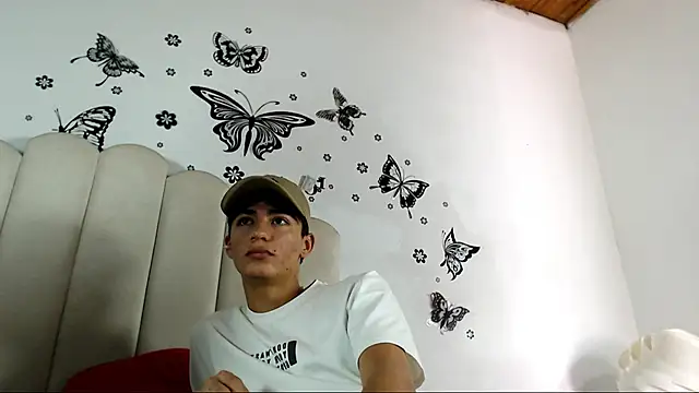 SebastianLatin01 online show from March 2026 07:51:02 PM