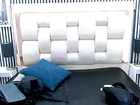 Alex Wolft online show from April 2026 12:14:02 PM