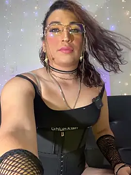 Naughtygirlts online show from May 2026 06:49:01 PM
