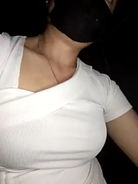 Bling-pusy online show from April 2026 01:12:02 PM