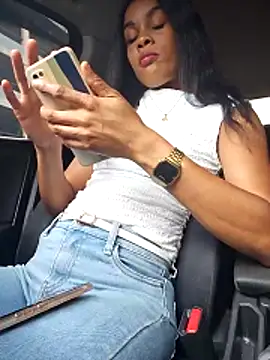 PrettyLeeLee online show from March 2026 07:42:01 PM