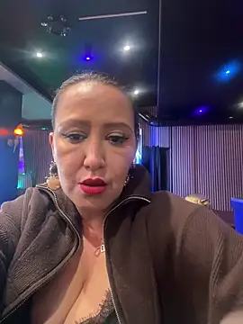Shylyy25 online show from May 2026 04:25:02 PM