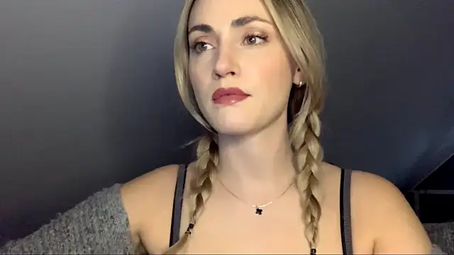 ScarlettSensitive online show from April 2026 02:20:01 PM