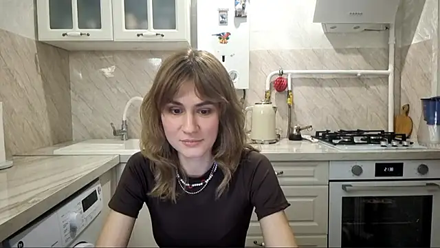 ElenoreHolguin online show from April 2026 06:39:01 PM