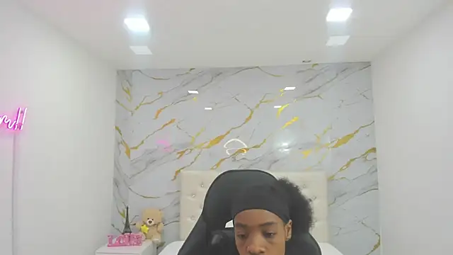 Sofia echeverri online show from May 2026 12:04:02 PM