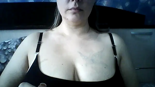 Alisa07qw online show from March 2026 05:02:02 AM