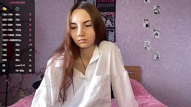 Snapshot of AlisaBloom chatting on June 2026 10:18:01 AM AlisaBloom online show from June 2026 10:18:01 AM