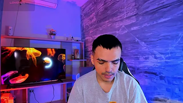 NicoKinggs  online show from April 2026 01:07:01 PM