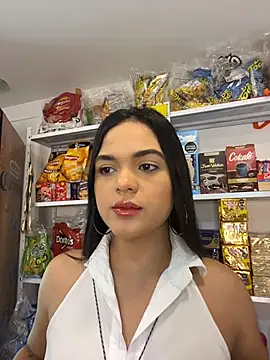 Snapshot of Bella-Ferrer chatting on June 2026 06:40:02 PM Bella-Ferrer online show from June 2026 06:40:02 PM