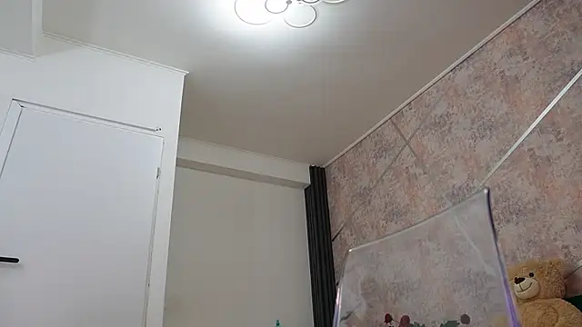 IceBlueBabe online show from May 2026 07:00:01 PM