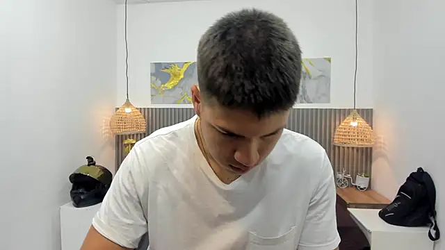 AlessandroFranco online show from May 2026 01:49:01 PM