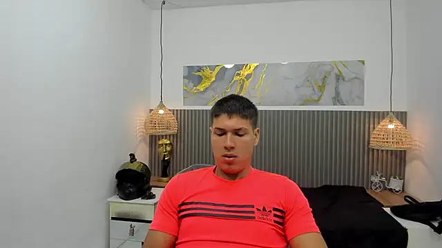 AlessandroFranco online show from May 2026 01:17:01 PM