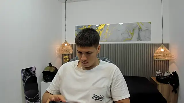 AlessandroFranco online show from May 2026 01:40:01 PM