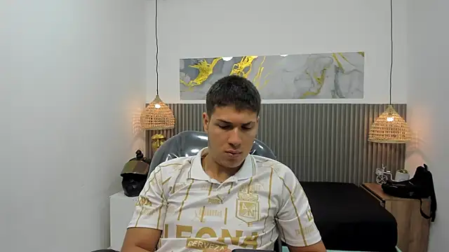 AlessandroFranco online show from May 2026 01:21:02 PM