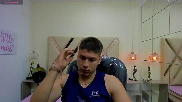 AlessandroFranco online show from May 2026 01:26:01 PM