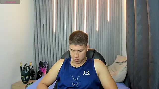 AlessandroFranco online show from May 2026 02:01:02 PM