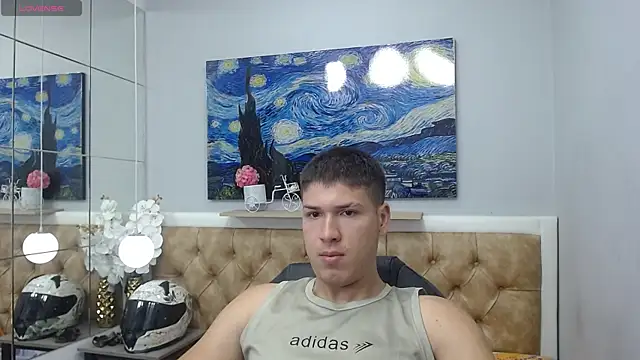 AlessandroFranco online show from May 2026 01:18:02 PM
