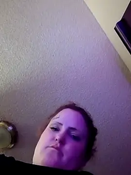 Snapshot of lilBishDrip2wet chatting on March 2026 04:28:02 AM lilBishDrip2wet online show from March 2026 04:28:02 AM